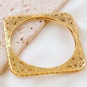 *NEW* ARABIAN 24K GOLDPLATED OPEN FILIGREE SQUARE HINGED BRACELET 13